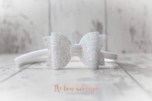 Load image into Gallery viewer, Medium deluxe glitter bows (25 Colours)