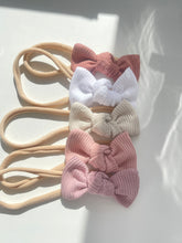 Load image into Gallery viewer, Ribbed bow set