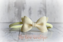 Load image into Gallery viewer, Small luxury felt bows (25 Colours)