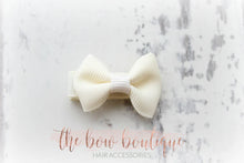Load image into Gallery viewer, Mini pinch bows - 33 Colours