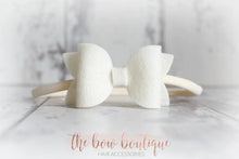 Load image into Gallery viewer, Medium deluxe felt bows (25 Colours)