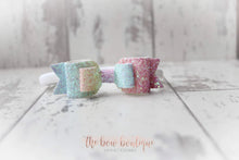Load image into Gallery viewer, Double glitter bows (25 colours)