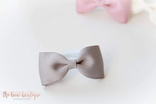 Load image into Gallery viewer, Pinch bows - 33 Colours