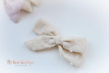 Load image into Gallery viewer, Olivia - Timeless bows