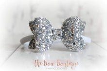 Load image into Gallery viewer, Medium deluxe glitter bows (25 Colours)