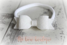 Load image into Gallery viewer, Small felt bows (25 Colours)