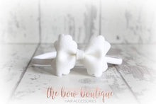 Load image into Gallery viewer, Small luxury scalloped felt bows (23 Colours)
