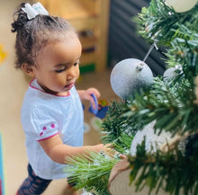 Load image into Gallery viewer, Medium deluxe Christmas bows