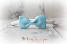 Load image into Gallery viewer, Pinch bows - 33 Colours