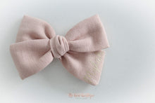 Load image into Gallery viewer, Mini sweetheart bows - 10 Colours