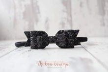 Load image into Gallery viewer, Double glitter bows (25 colours)