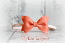 Load image into Gallery viewer, Small luxury felt bows (25 Colours)