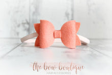 Load image into Gallery viewer, Medium deluxe felt bows (25 Colours)