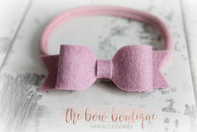 Load image into Gallery viewer, Small felt bows (25 Colours)