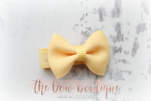 Load image into Gallery viewer, Mini pinch bows - 33 Colours