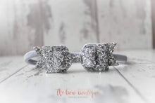 Load image into Gallery viewer, Double glitter bows (25 colours)