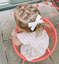 Load image into Gallery viewer, Everley - Timeless bows