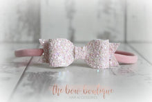 Load image into Gallery viewer, Small glitter bows (25 Colours)