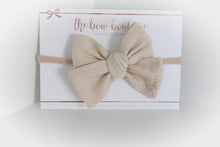 Load image into Gallery viewer, Sweetheart bows - 10 Colours