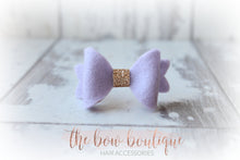Load image into Gallery viewer, Mini baby felt gold centre bows ( 25 Colours )