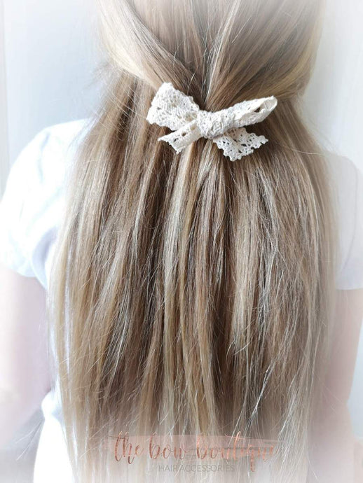 Lace hand tied hair bows (2 Colours)