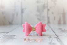 Load image into Gallery viewer, Mini baby felt gold centre bows ( 25 Colours )