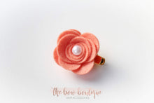 Load image into Gallery viewer, Large felt flower clips with pearl (26 Colours)