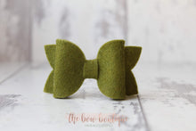Load image into Gallery viewer, Medium deluxe felt bows (25 Colours)