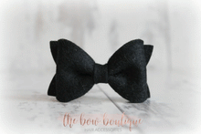 Load image into Gallery viewer, Small luxury felt bows (25 Colours)