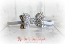 Load image into Gallery viewer, Mini deluxe glitter bows (25 Colours)