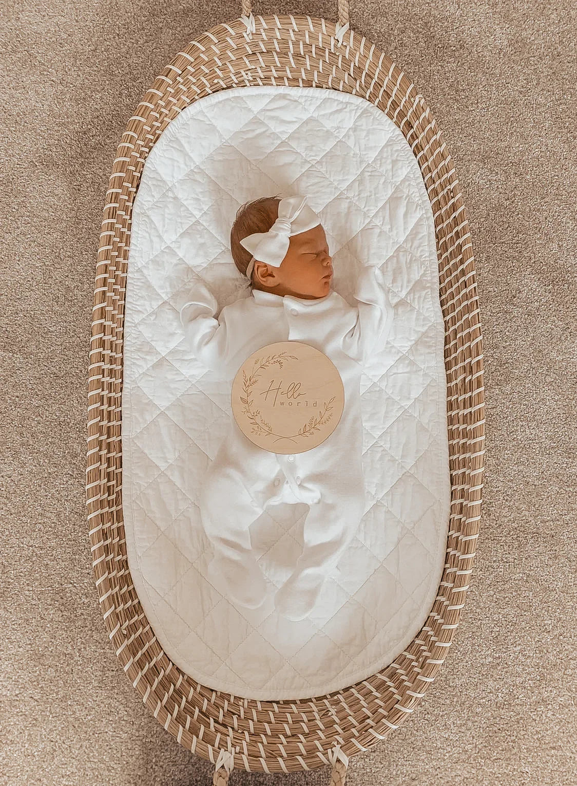 How to Choose a First Bow for Your Newborn