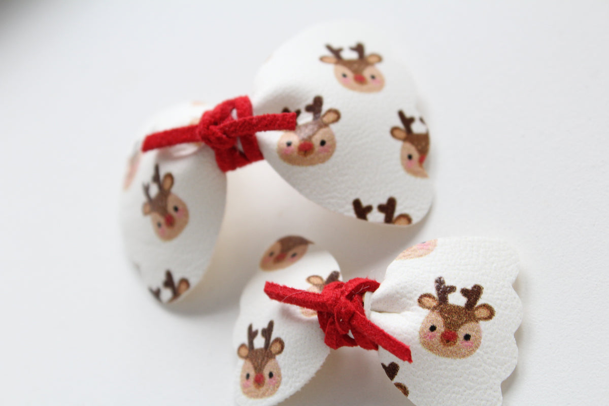 Reindeer scalloped bow | Clip or headband