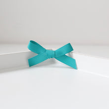 Load image into Gallery viewer, Hand tied ribbon bow clips - 42 Colours