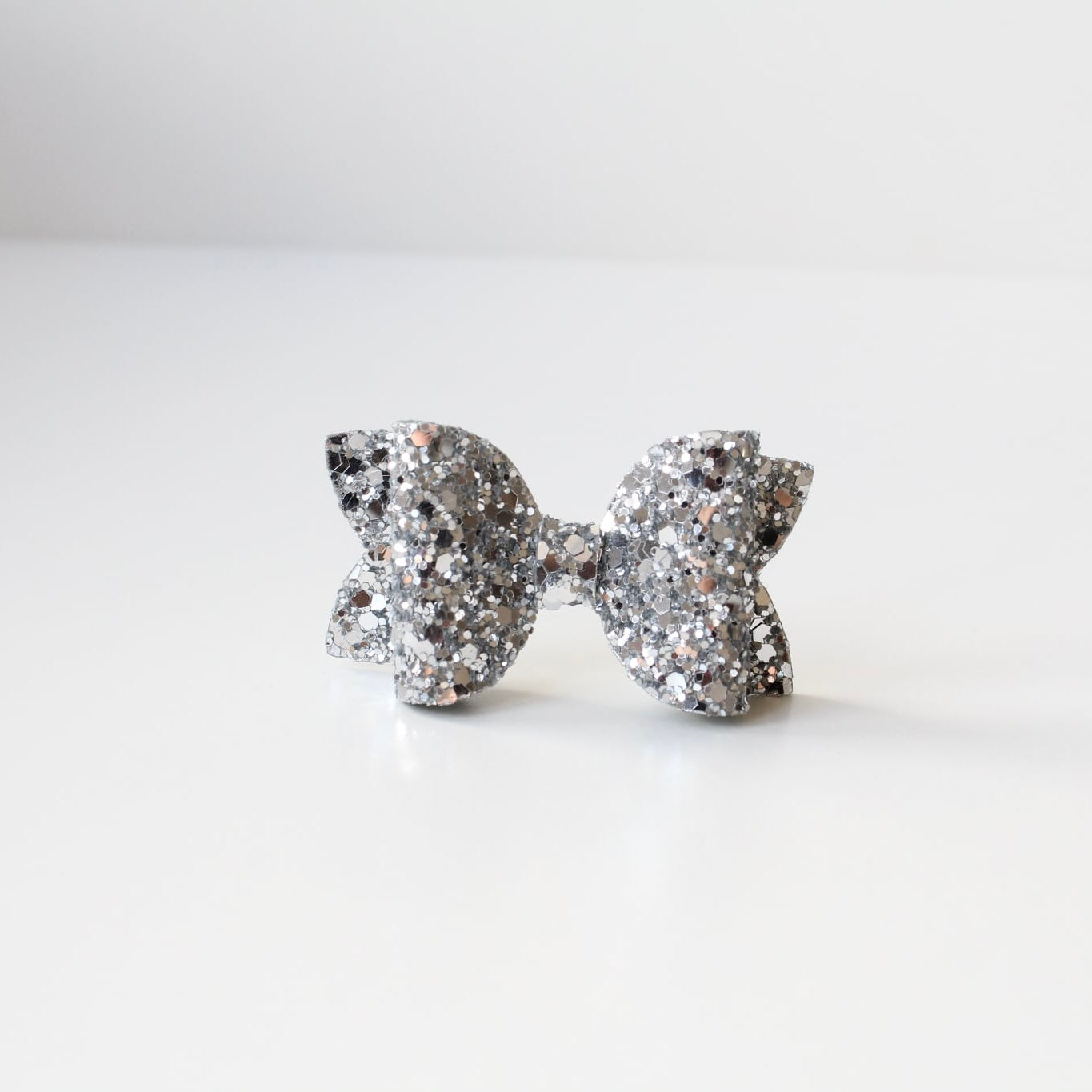 Medium deluxe glitter bows | 20 Colours | Clip or headband