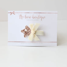 Load image into Gallery viewer, Velvet star bow | Cream