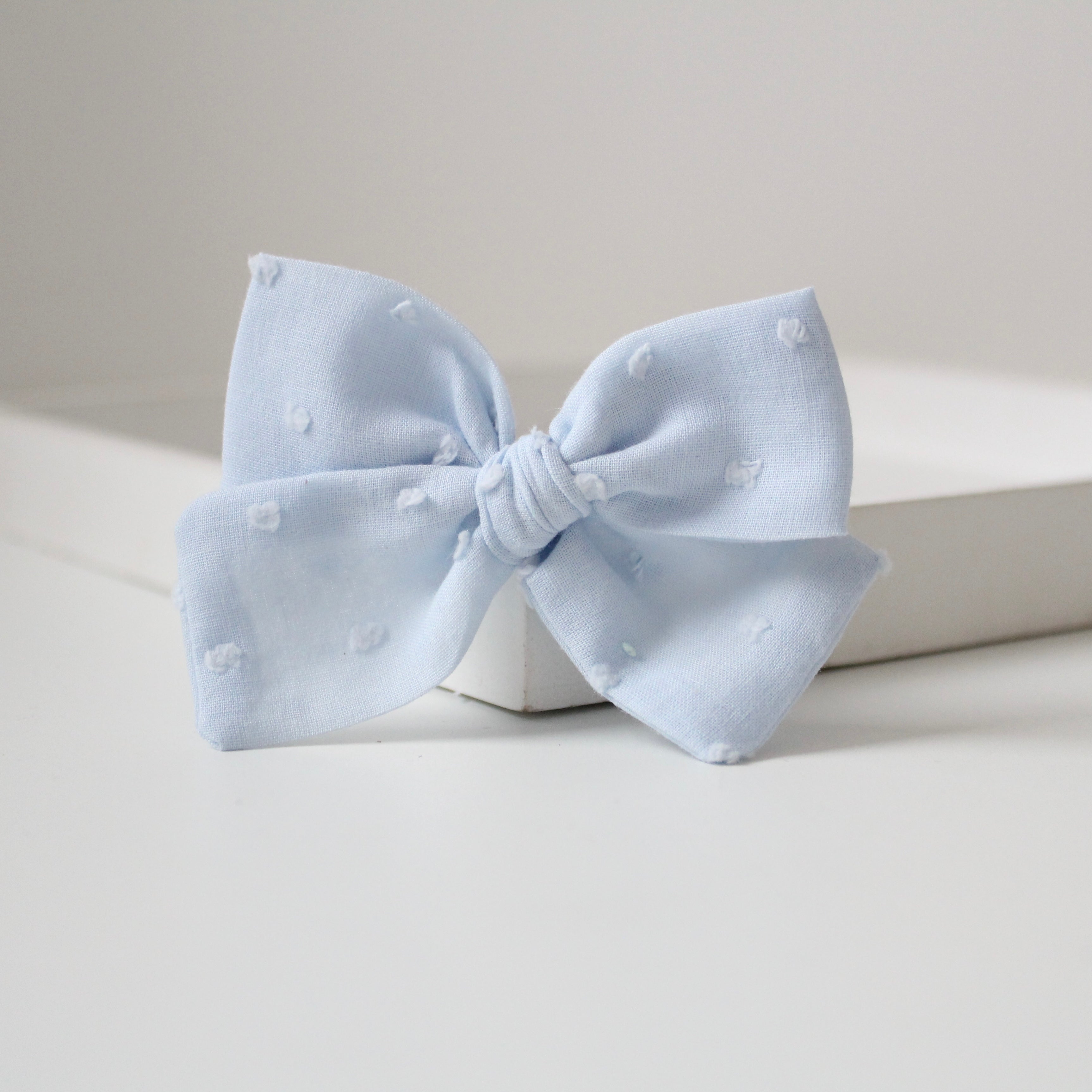 Lily - Sweetheart bows | Clip or headband