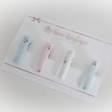 Load image into Gallery viewer, Set of 4 mini floral linen clips.