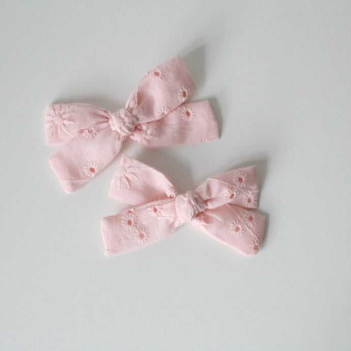 Pink embroidered timeless bow