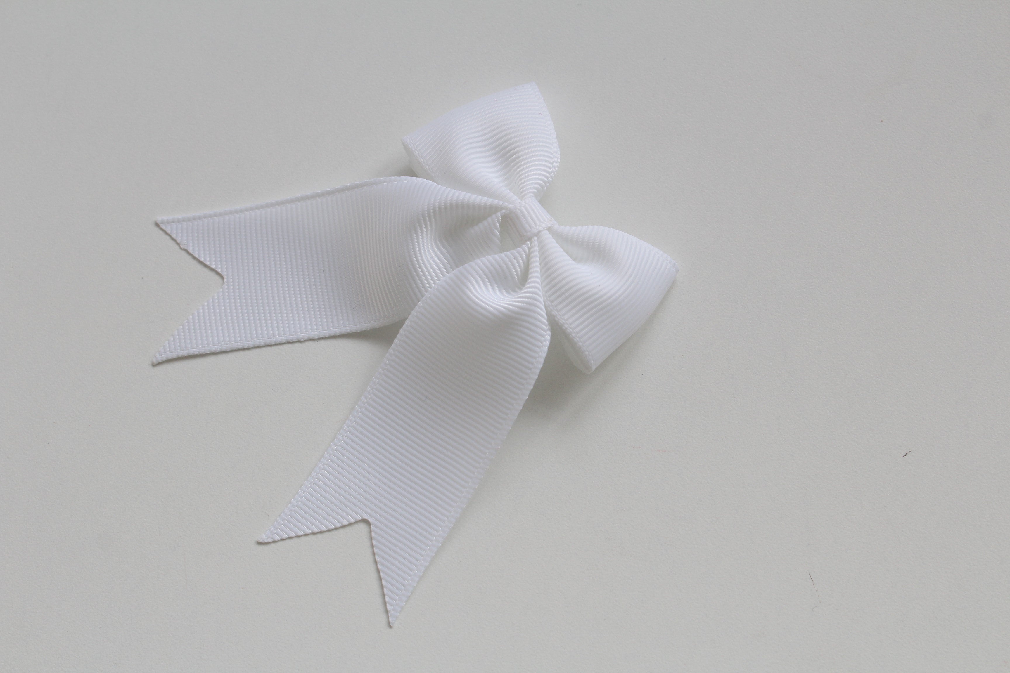 Personalised tail pinch ribbon bows | 33 colours