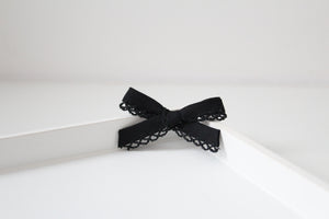 Hand tied bows (16 Colours)