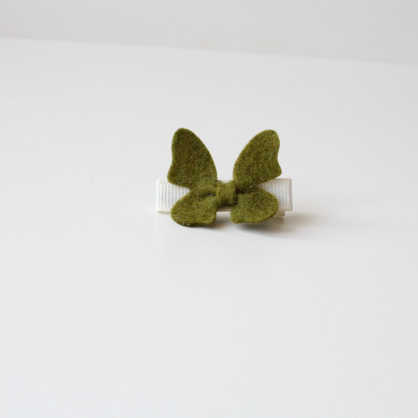Felt butterflys on lined clip | 26 Colours