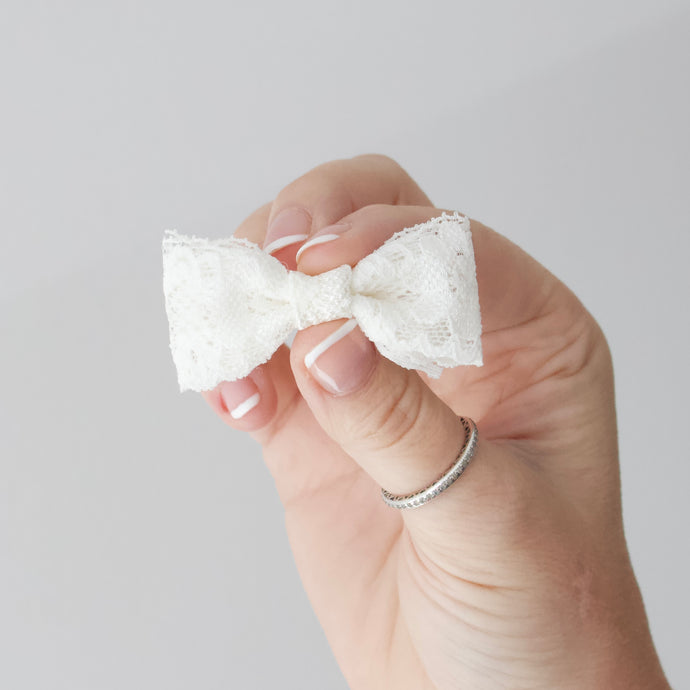 Ivory lace pinch bow clip - Occasion