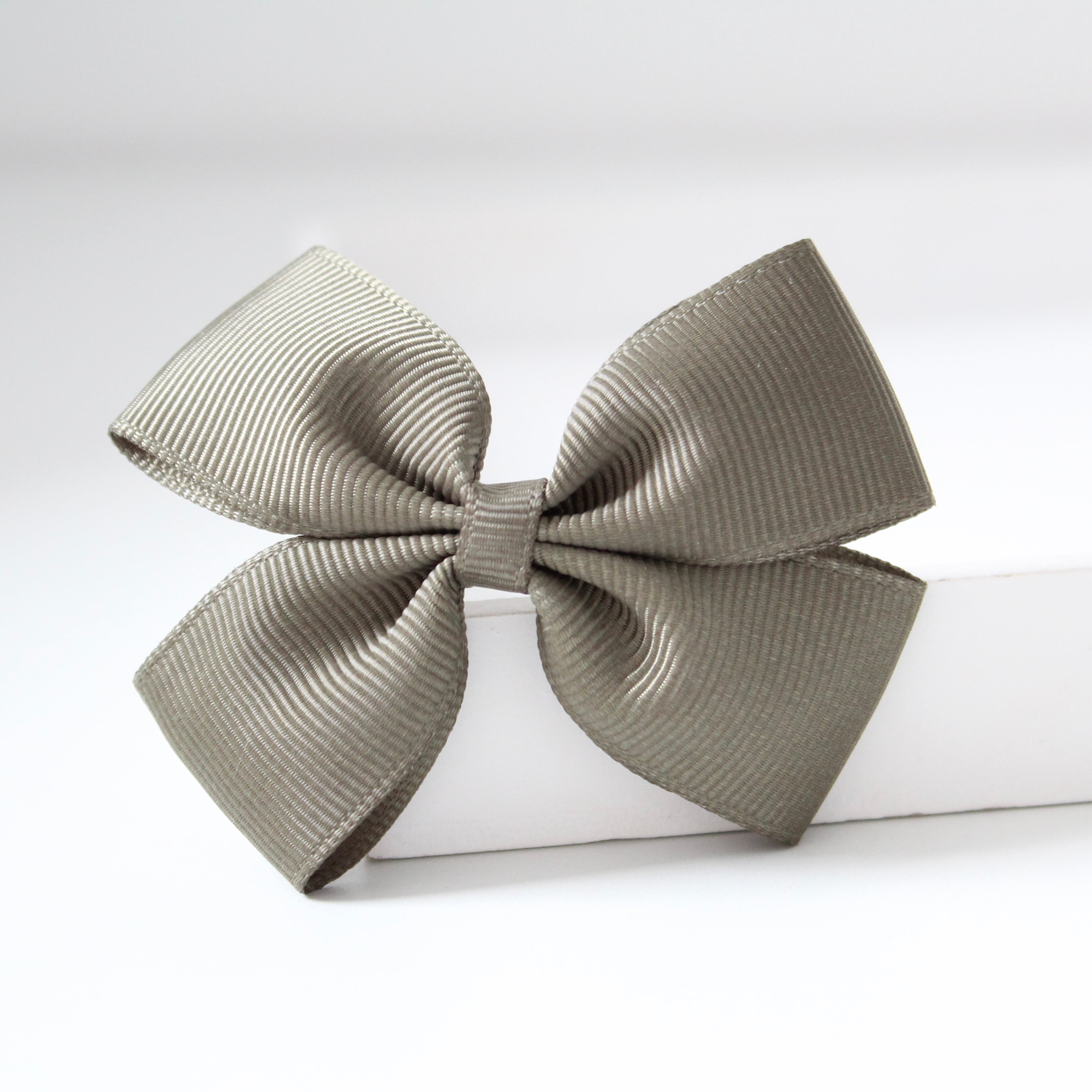 Double pinch ribbon bows | 32 colours | Clip or bobble