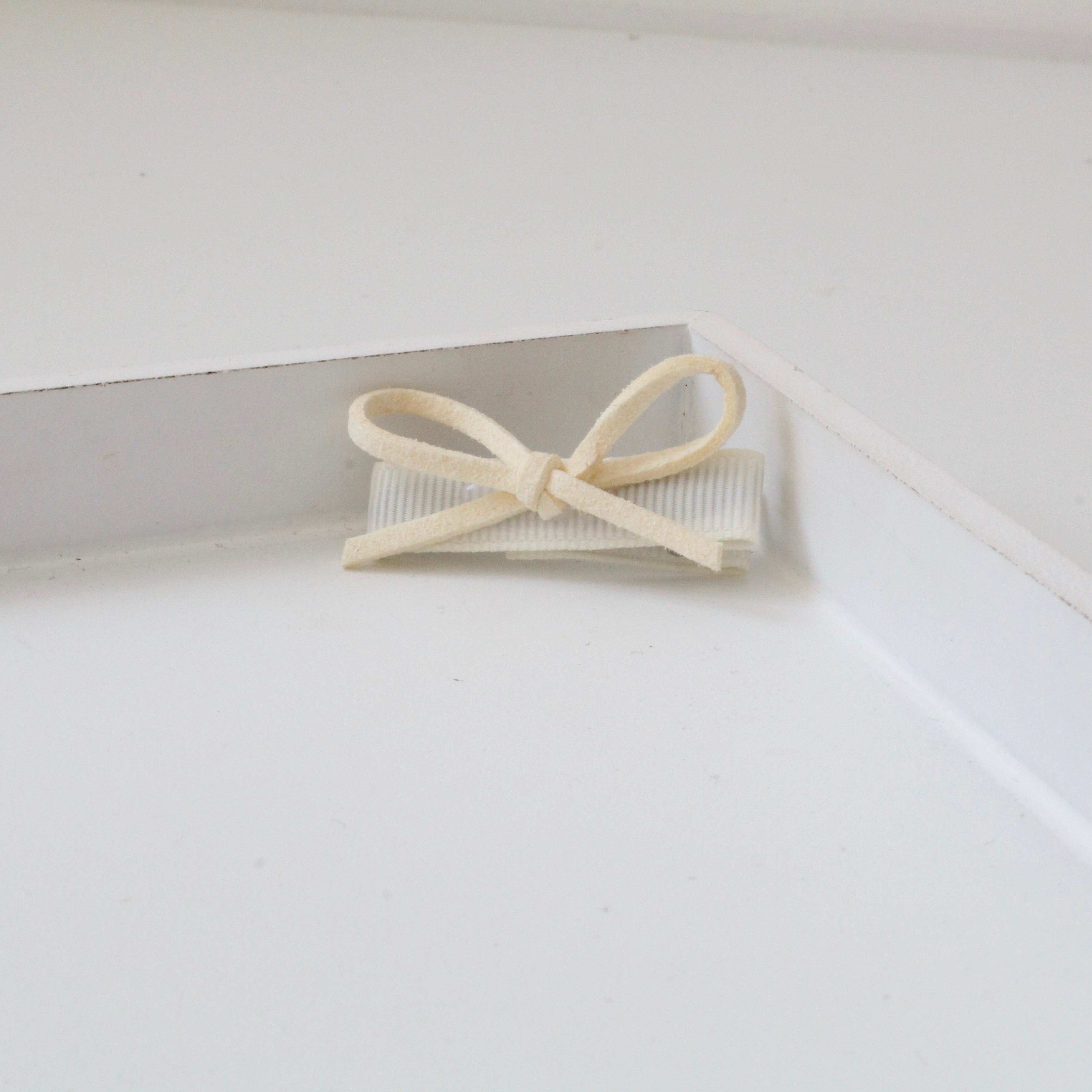 Suede bows | 17 colours