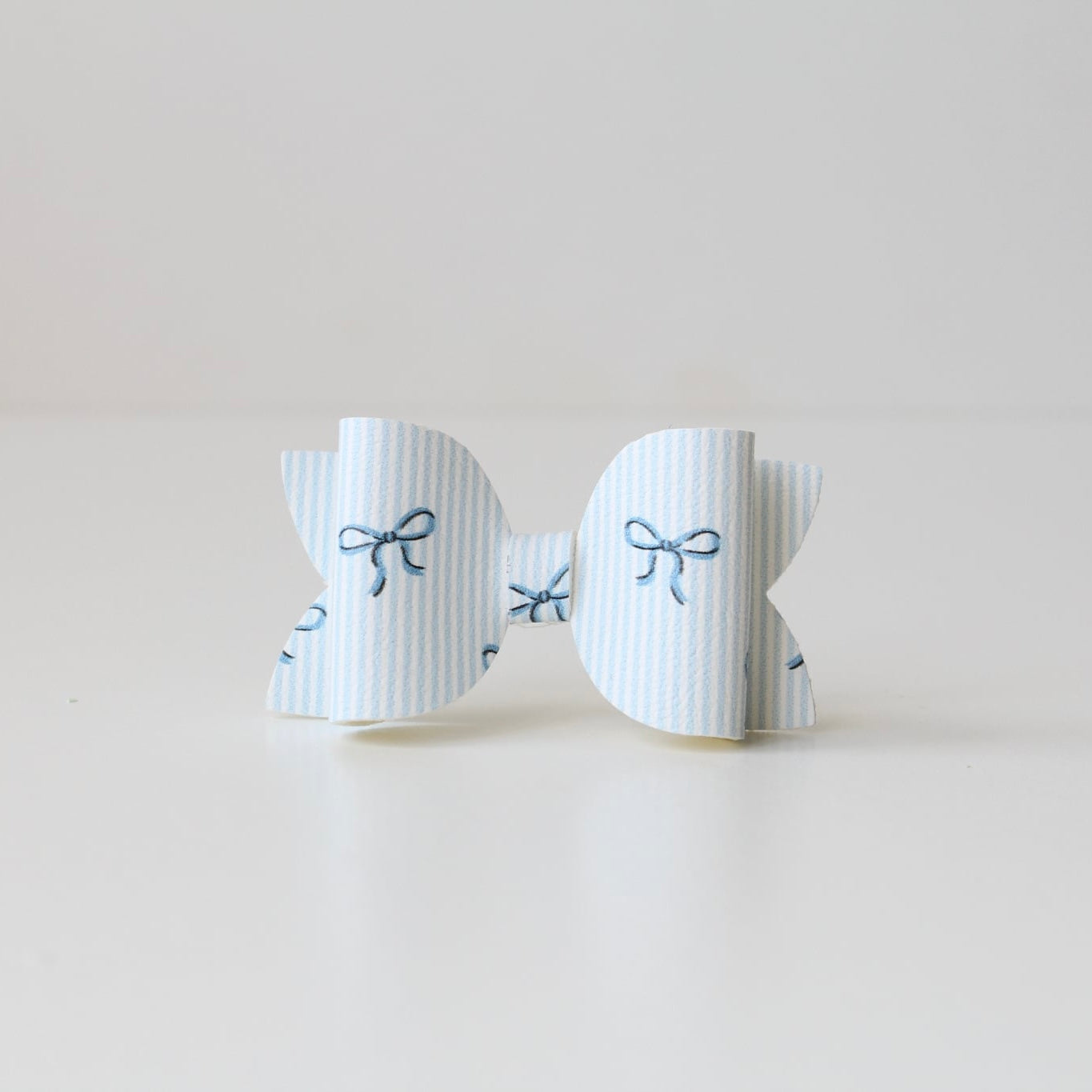 Blue bow medium deluxe bows