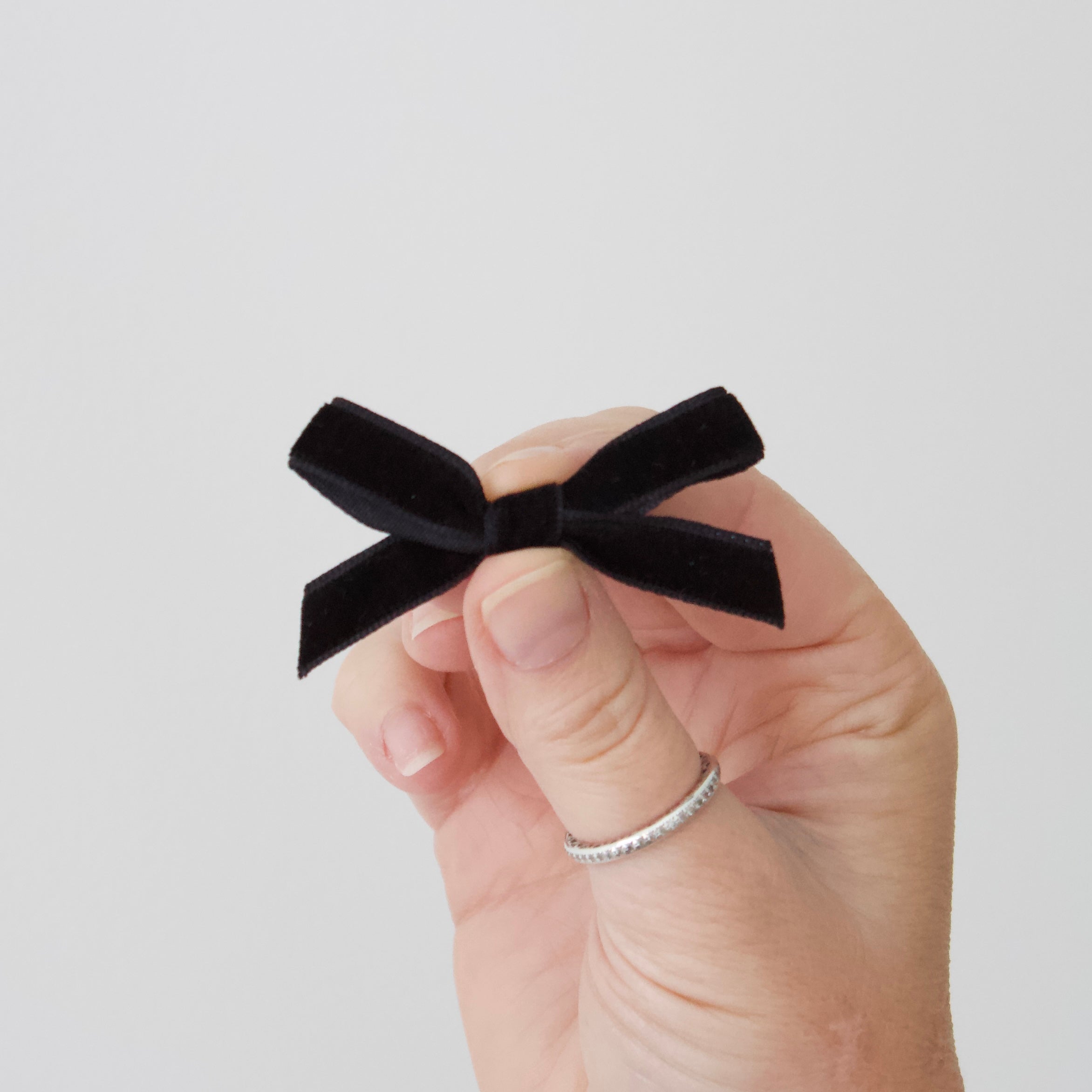 Mini velvet bows | 16 Colours | Clip or headband