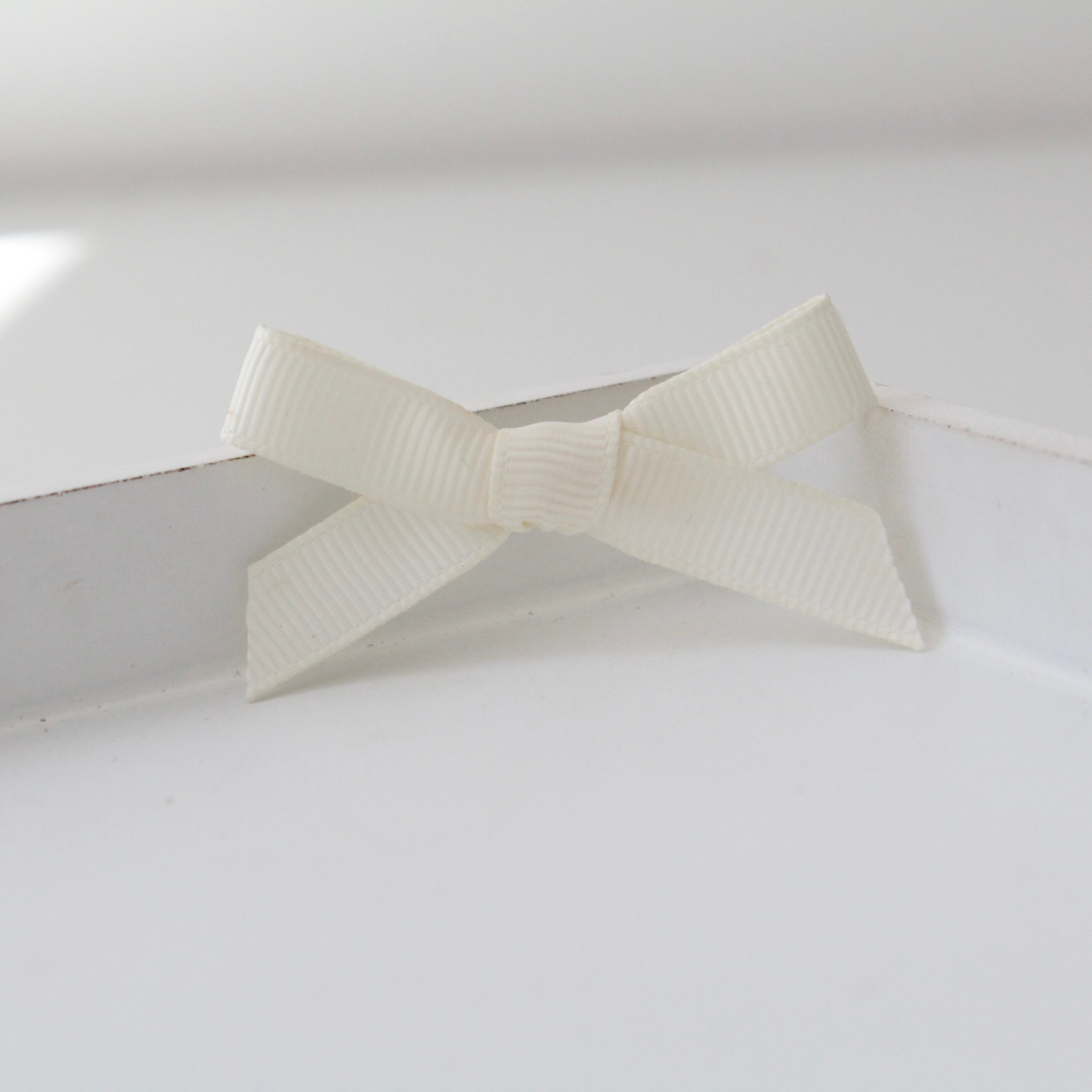 Hand tied ribbon bow clips | 41 Colours