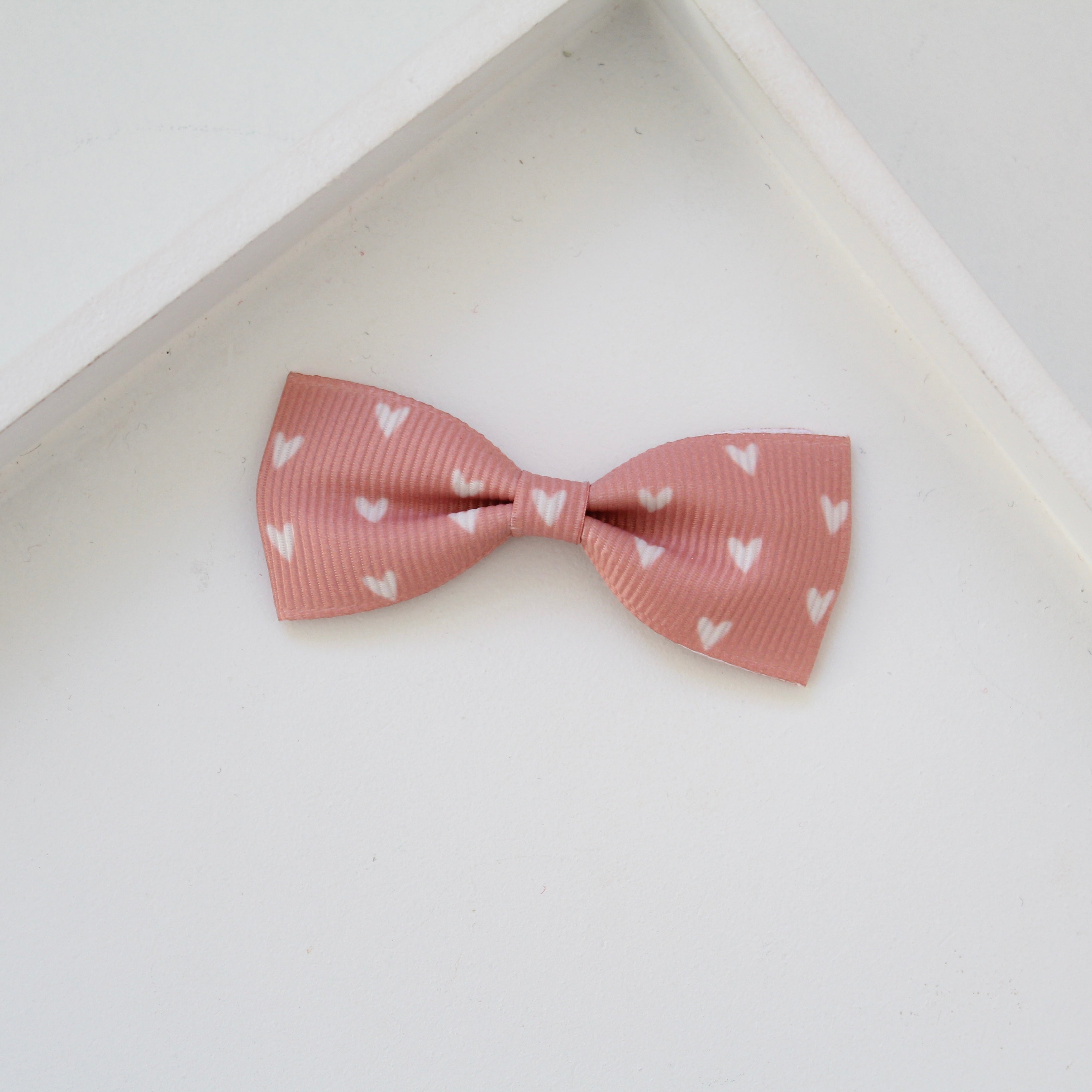 Heart pinch bow | Clip, headband or bobble | 2 Colours