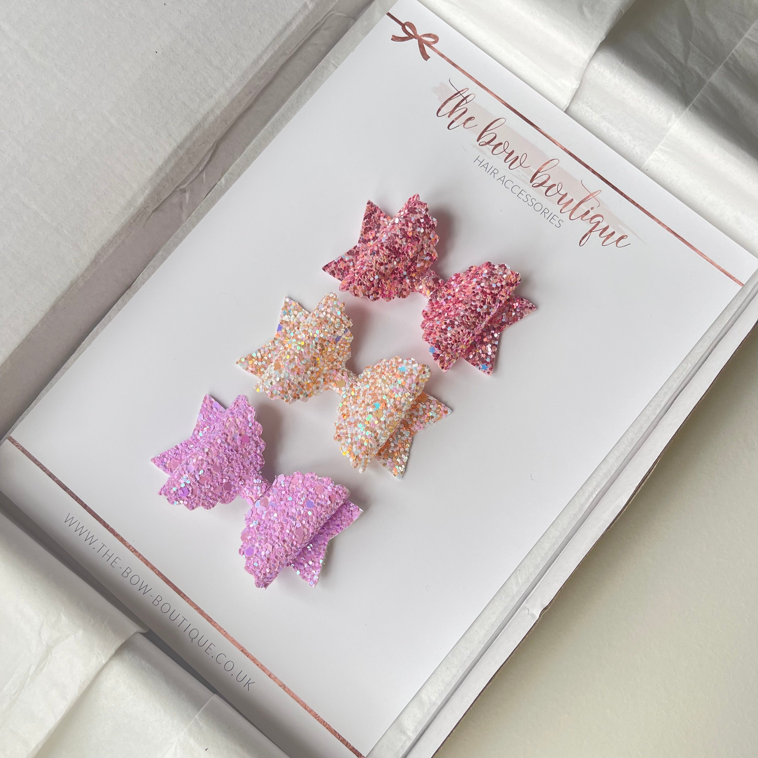 Small scalloped glitter bows set of 3