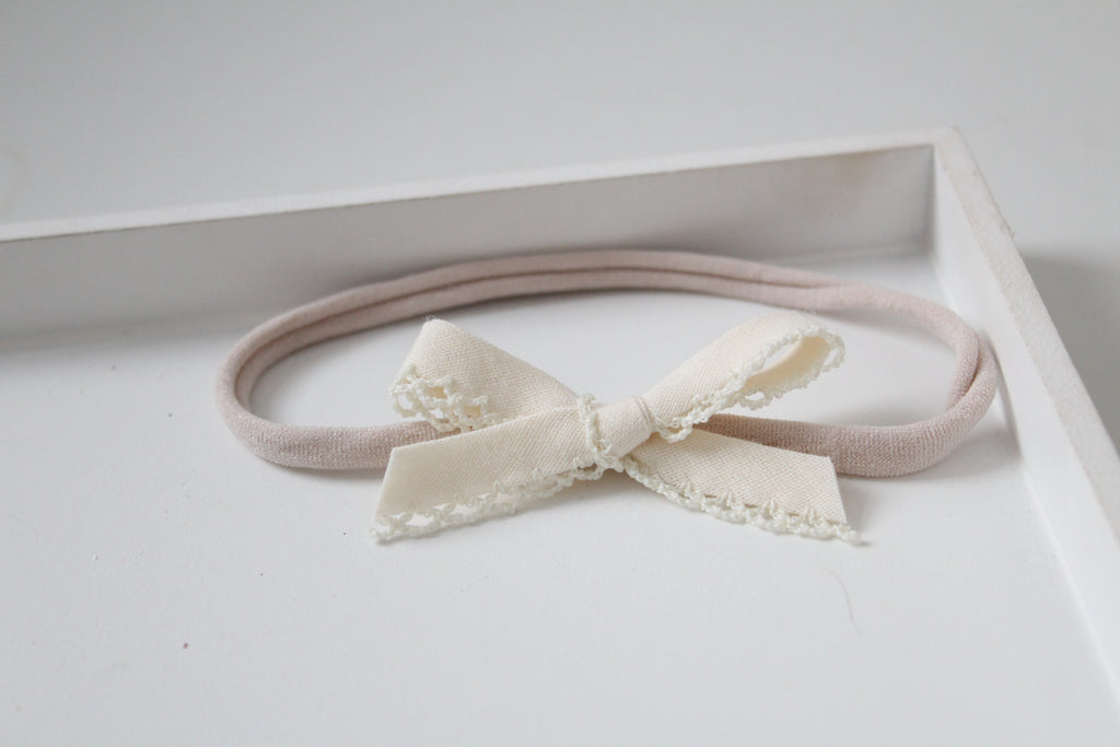 Hand tied bows | 16 Colours